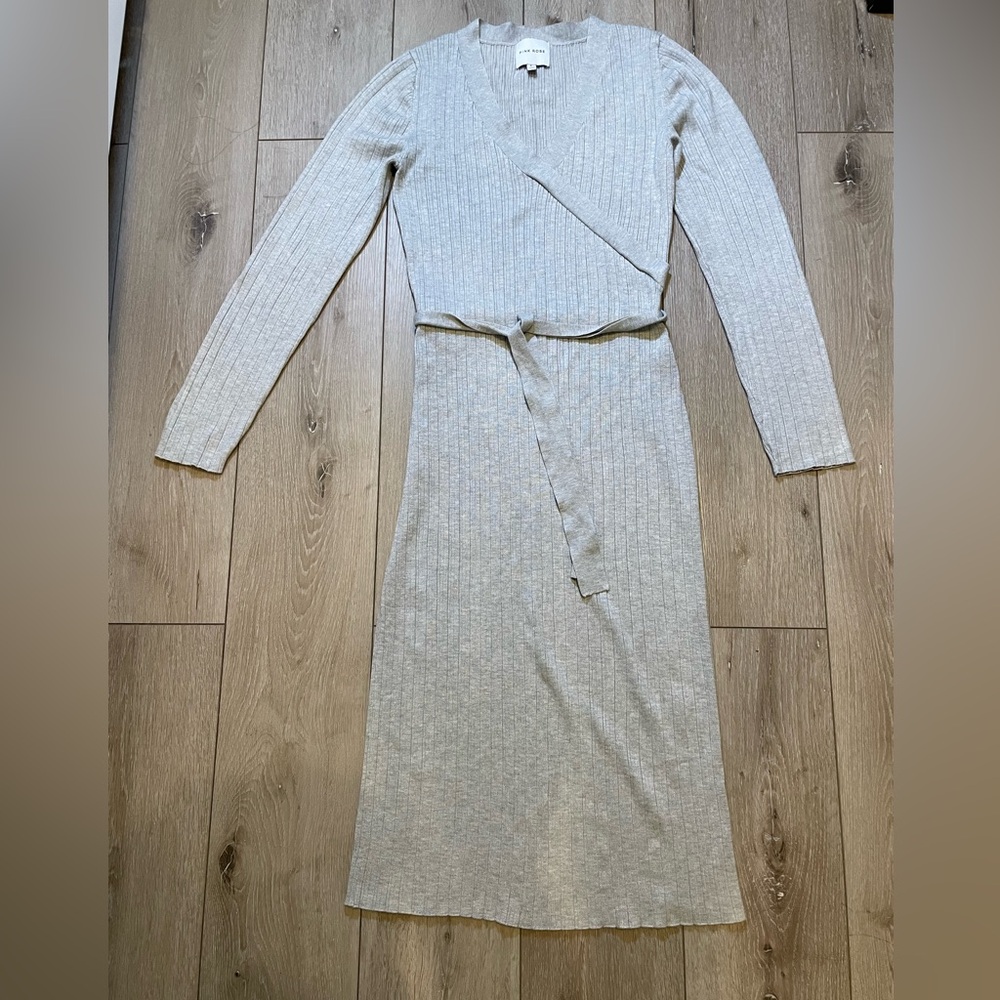 Pink Rose Light Gray Ribbed Knit Wrap Midi Sweater Dress‎ Tie Waist Large